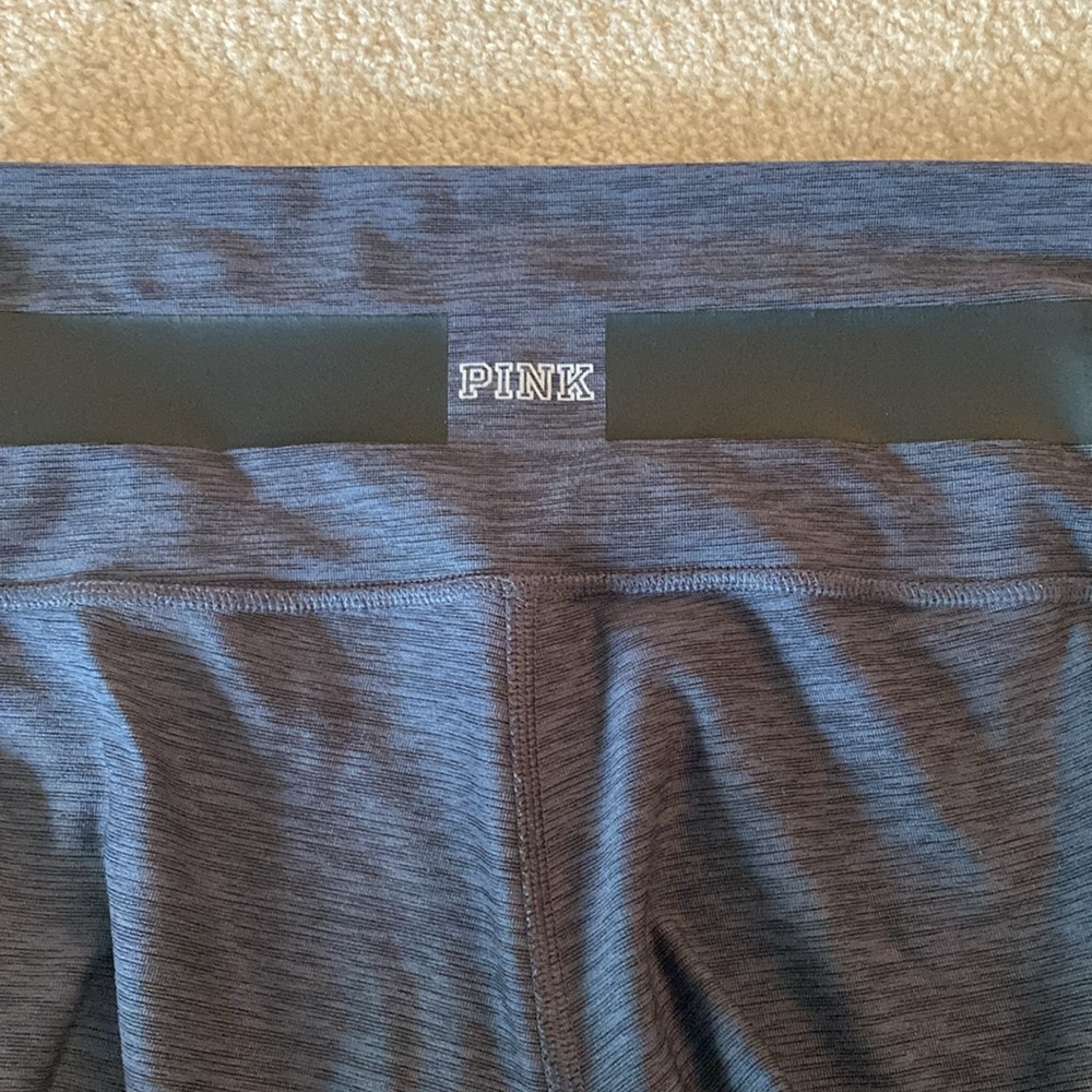 VS pink brand size medium ultimate leggings Excellent condition - Picture 8 of 10